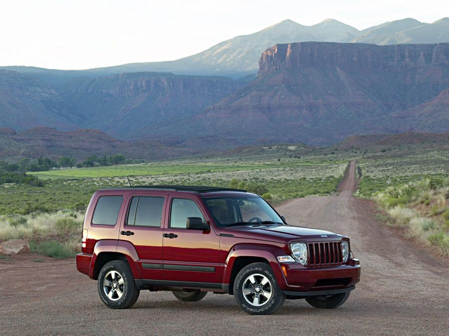 Jeep Liberty Sport 2007 года  (фото 8 из 10)